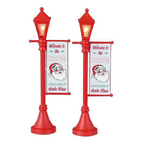 Lampioni Rossi di Babbo Natale North Pole Lamppost H 10 cm, set di 2 pezzi Accessorio Illuminato Lemax - 34091