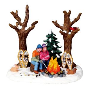 Relax dopo la Ciaspolata Staying Warm H 13 cm Scena Illuminata Lemax - 04224
