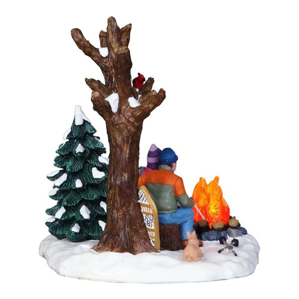 Relax dopo la Ciaspolata Staying Warm H 13 cm Scena Illuminata Lemax - 04224 - immagine 3