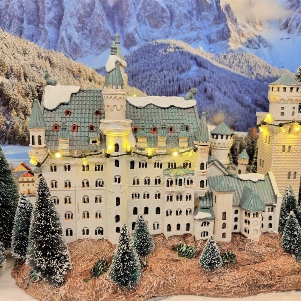 Castello Schloss Neuschwanstein H 25 cm Edificio Illuminato LuVille - 1142385 - immagine 3