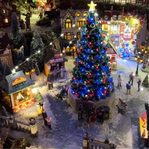Lemax Inspiration n°14: la Piazza di Caddington con il grande Albero Bluetooth